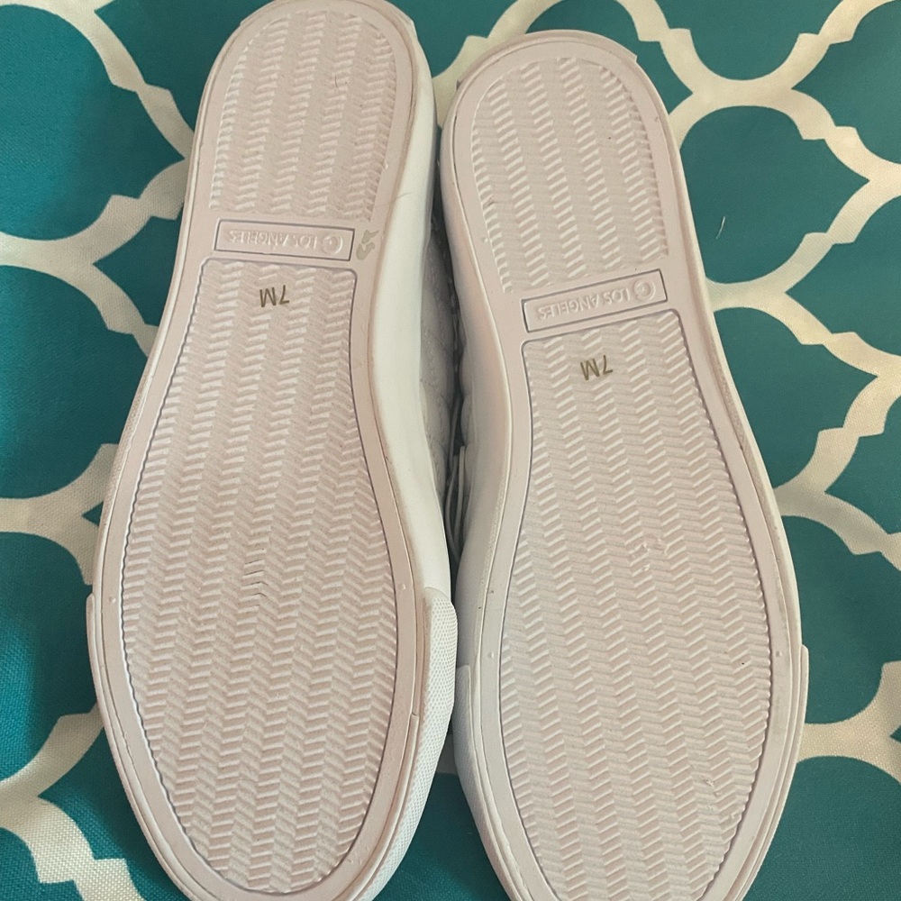 Guess Lexxa Sneakers - Picture 3 of 4